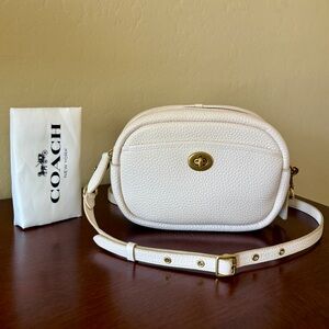 NWT Coach Soft Pebble Leather Crossbody Camera Bag with Leather Strap-B4/Chalk